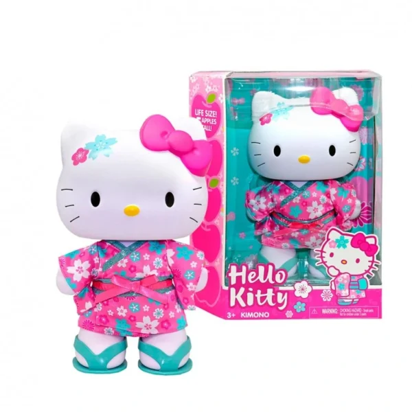 Muñeca Hello Kitty Kimono 33 cm – Famosa INTRODUCCIÓN La Muñeca Hello Kitty Kimono 33 cm – Famosa es una muñeca infantil recomendada a partir de 3 años, pensada para quienes disfrutan del juego de roles, la estética cuidada y los pequeños rituales cotidianos (vestir, cambiar accesorios, colocar en poses). Con 5 puntos de articulación, permite mover brazos, piernas y cabeza para recrear escenas, inventar historias o simplemente colocarla en una estantería. Incluye kimono y sandalias extraíbles, lo que amplía el juego simbólico con cambios de look y preparación. Como detalle diferencial, la muñeca incorpora un suave aroma a manzana, que añade una capa sensorial a la experiencia. BENEFICIOS DEL JUEGO SIMBÓLICO Este tipo de muñeca para niños aporta valor especialmente en juego narrativo y de rutinas: Desarrollo de la imaginación: crear escenarios (paseos, celebraciones, viajes) con un personaje icónico. Expresión emocional: representar calma, cuidado y situaciones sociales desde el juego. Empatía y cuidado: rutinas como vestir, descalzar, preparar y acompañar al personaje. Lenguaje y comunicación: inventar diálogos y relatos sencillos durante el juego. Juego libre y narrativo: se adapta a diferentes edades y estilos, desde juego activo hasta colección. DISEÑO, MATERIALES Y CALIDAD Estética Hello Kitty con inspiración japonesa: kimono con estampados y colores vivos, pensado para destacar en mano y en exposición. Ropa y calzado extraíbles: el kimono y las sandalias se pueden quitar para variar el look. Articulación funcional (5 puntos): facilita posar la muñeca y manipularla con comodidad. Detalle sensorial: aroma a manzana, un elemento distintivo frente a otras muñecas del segmento. EXPERIENCIA DE JUEGO Y USO REAL La Muñeca Hello Kitty Kimono 33 cm – Famosa encaja muy bien en el día a día por su formato: es lo bastante grande para manejarla con facilidad y lo bastante compacta para llevarla de una habitación a otra. El hecho de que la ropa y las sandalias sean extraíbles favorece sesiones cortas de juego (cambiar, preparar, posar) y también juego compartido, donde se negocian roles y escenas. Además, su diseño la hace apta tanto para juego como para exposición en estantería, especialmente si en casa ya hay otros productos de Sanrio. CARACTERÍSTICAS TÉCNICAS Marca: Famosa Referencia: KTMJ5000 EAN: 8056379205166 Altura / tamaño: 33 cm Edad recomendada: +3 años Tipo de muñeca: articulada (5 puntos) Ropa y calzado: kimono y sandalias extraíbles Aroma: manzana Pilas: no necesita IDEAL PARA REGALAR Un regalo muy adecuado para cumpleaños, Navidad u ocasiones especiales para peques fans de Hello Kitty y para quienes disfrutan del juego simbólico de vestir, preparar y representar escenas. También encaja bien como detalle para coleccionistas o para niños y niñas que aprecian el diseño y los accesorios, gracias a su estética cuidada y el elemento aromático diferencial. SEGURIDAD Y ADVERTENCIAS Cumple normativa europea CE (según indicación general del fabricante). No recomendada para menores de 3 años: puede contener piezas pequeñas con riesgo de atragantamiento/asfixia. Uso bajo la vigilancia directa de un adulto. Retirar embalaje y sujeciones antes de entregar el juguete al niño. Las especificaciones, colores y contenidos pueden variar ligeramente respecto a imágenes o ilustraciones.